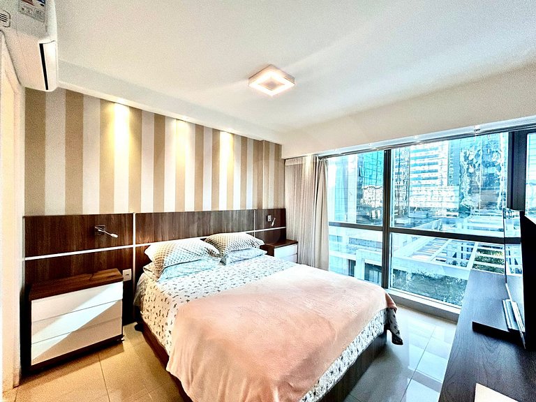 Complete Studio, One Block from the Mall