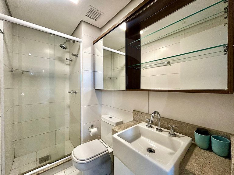 Complete Studio, One Block from the Mall