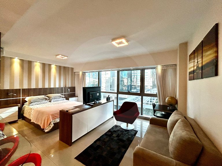 Complete Studio, One Block from the Mall