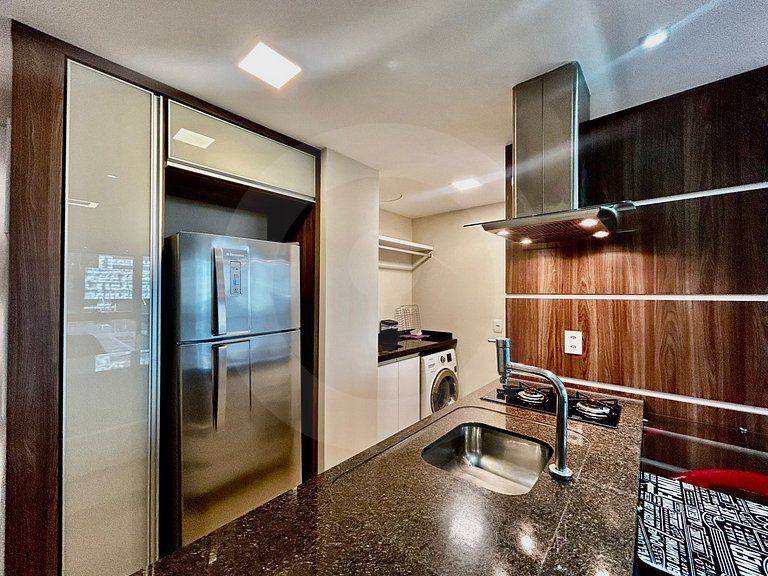 Complete Studio, One Block from the Mall