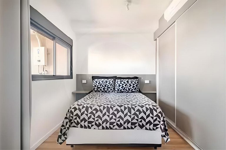 Studio ótima localização em SP/3min metro Brooklin