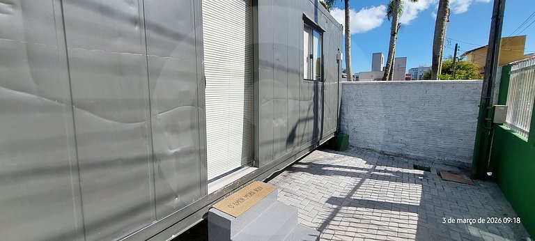 Loft Container Clarice vicino alla Praia Brava per 2 ospiti